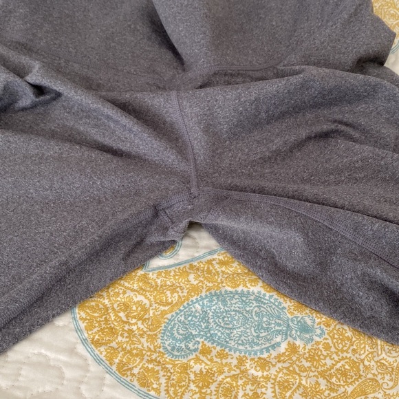 Fabletics Grey Leggings size Large great condition - Picture 6 of 7